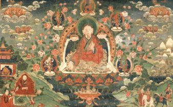 Pintura colorida do século 12 do médico tibetano Yutog Yontan Gonpo. Ele está sentado no meio da imagem com uma flor em sua mão esquerda.
