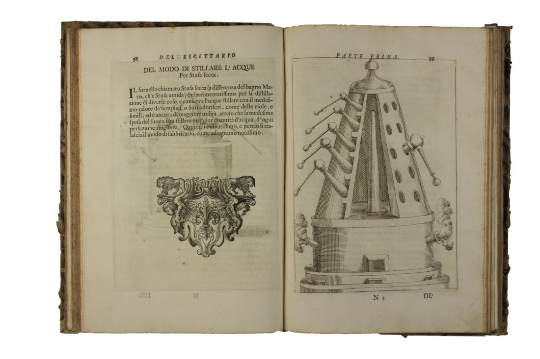 Digitalização de páginas da edição de 1597 do livro Nuovo Receptario, com a ilustração de uma espécie de forno. Há os textos em italiano: “Del modo di stillare l’acque. Per Stufa fecca”.