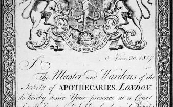 Digitalização de documento em preto e branco da Sociedade dos Boticários de Londres, com um brasão no topo.