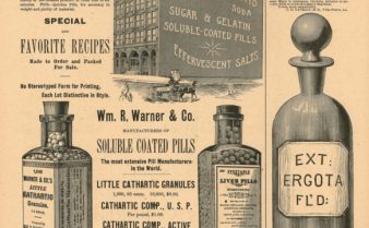 Digitalização de anúncio de comprimidos para o fígado. Além do texto datilografado, há a ilustração de três frascos do medicamento e um edifício.