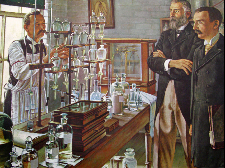 Pintura de um homem de avental manipulando vários frascos de vidros sobre uma estrutura em cima de uma mesa, enquanto dois homens o observam trabalhando.